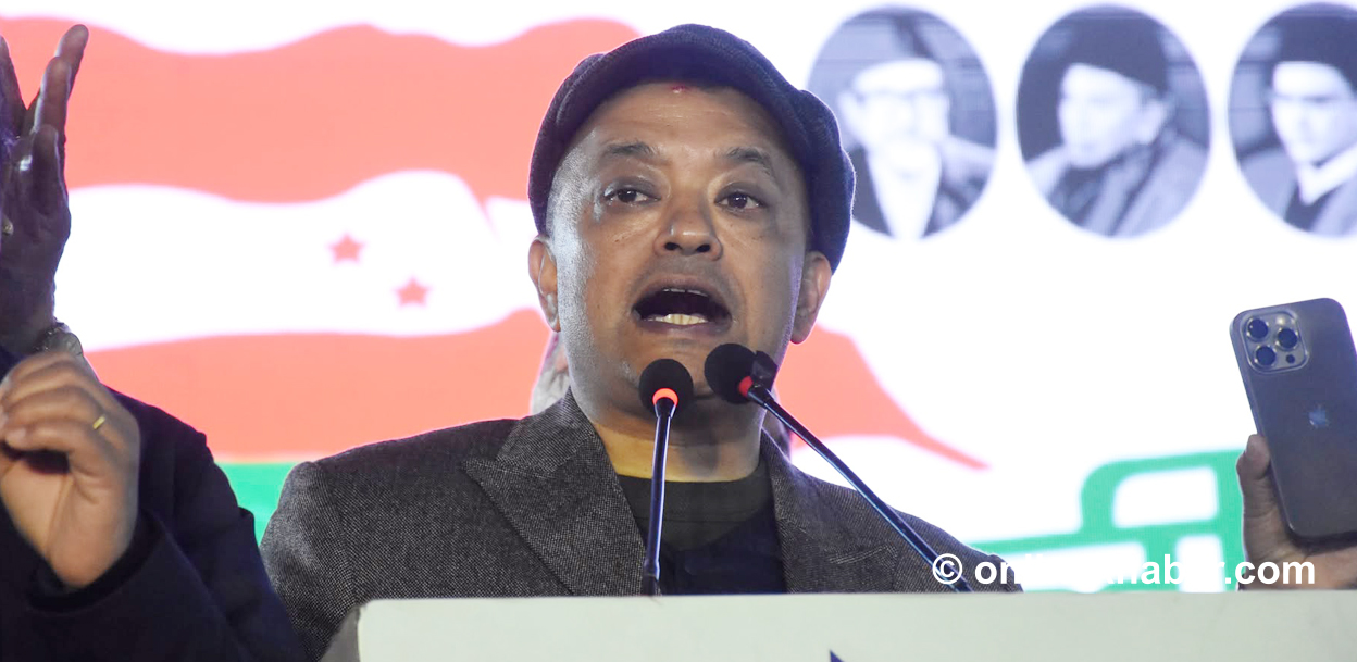 गगनसहितका पदाधिकारी निर्वाचन आयोगमा