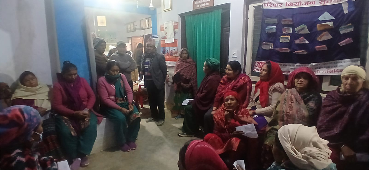 सुर्खेतमा डा. गोविन्द केसी, २५० बढीको निःशुल्क स्वास्थ्य जाँच