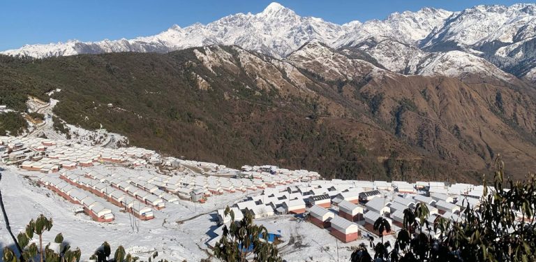 तीन वर्षपछि गुप्सीमा हिउँ