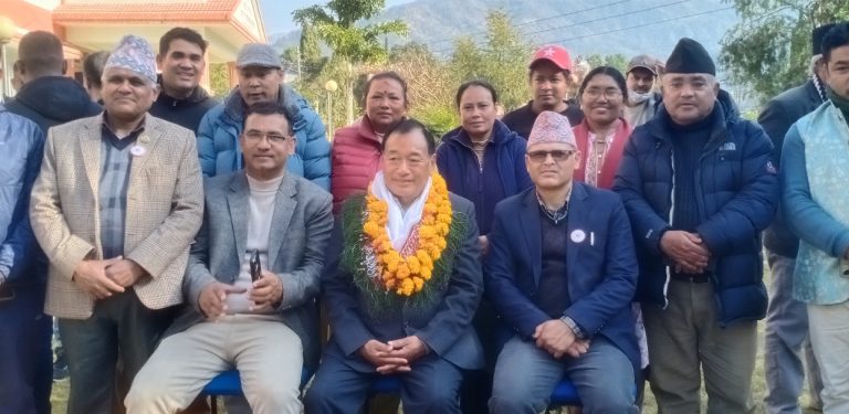 नेकपाबाट नुवाकोट-१ : पूर्वमन्त्री तामाङले दर्ता गराए उम्मेदवारी दर्ता