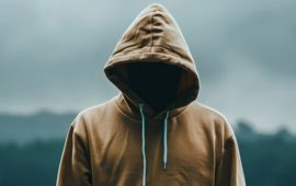 नाइट क्लबमा हुडीको टोपी लगाएर जान किन मिल्दैन ?