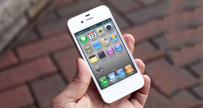 जेनजीको अनौठो क्रेज, किन खोज्न थाले १६ वर्ष पुरानो आइफोन ?