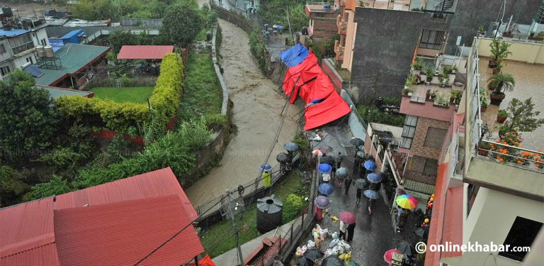 काठमाडौंका खोला किनारबाट २० मिटर छाड्नुपर्ने मापदण्ड सर्वोच्चले उल्ट्यायो