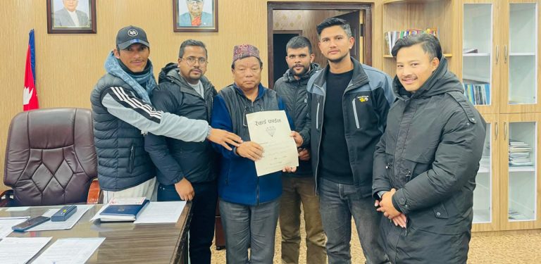 त्रिविको चारवटा विभागको शुल्क घटाउन मन्त्री पुनलाई ध्यानाकर्षण