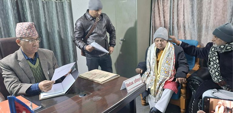 ८३ वर्षीय महन्थ ठाकुर : अझै मरेन सांसद बन्ने तृष्णा