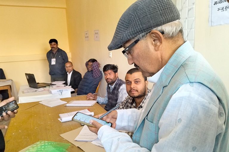 महोत्तरी–१ मा २७ जनाको उम्मेदवारी, १४ स्वतन्त्र