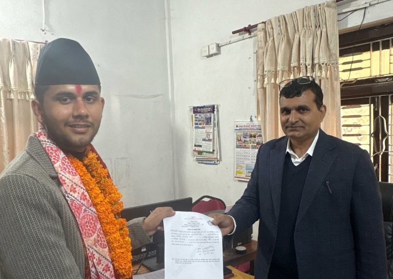 नवलपुर-२ मा रास्वपाबाट मनिष खनालको उम्मेदवारी दर्ता