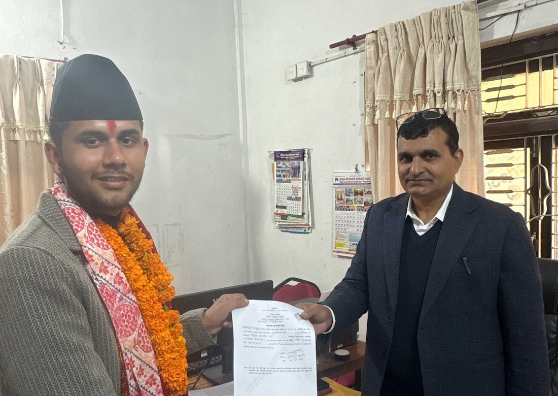 नवलपुर-२ मा रास्वपाबाट मनिष खनालको उम्मेदवारी दर्ता