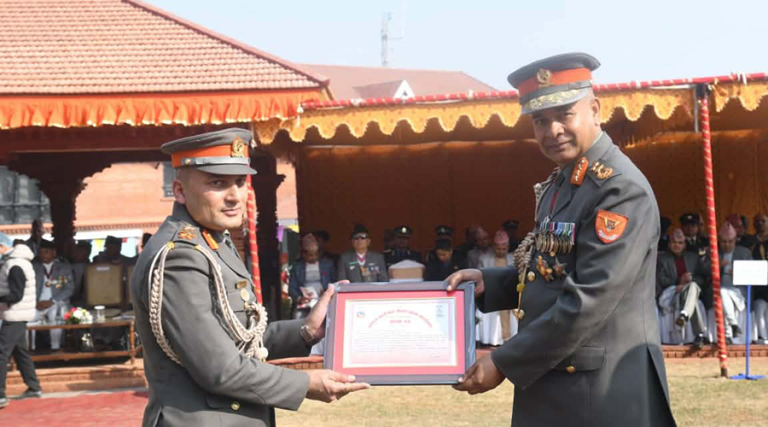 २५औं सशस्त्र प्रहरी दिवस : सहप्रवक्ता थापालाई मिडिया समन्वय पुरस्कार