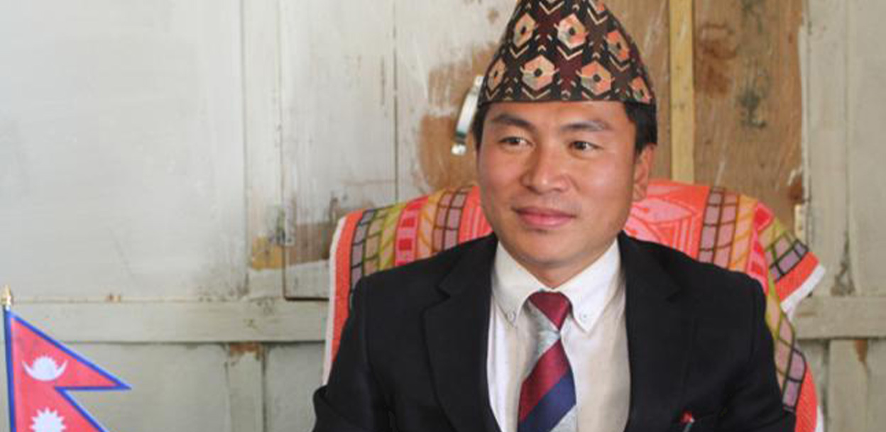 गाउँपालिकाको अध्यक्षबाट राजीनामा दिएर स्वतन्त्र उम्मेदवार