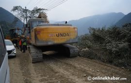 यसरी भइरहेको छ नागढुंगा–मुग्लिन सडक विस्तार (तस्वीरहरू)