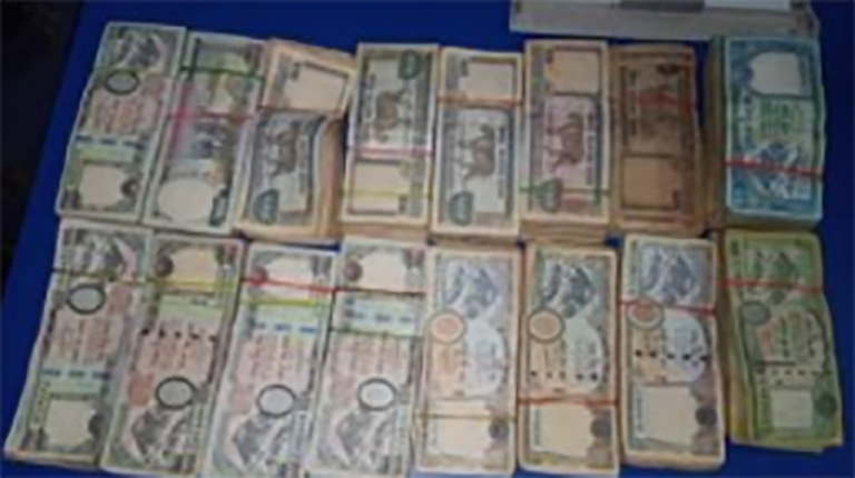 १० लाख बढी हुन्डीको रकमसहित ३ जना पक्राउ