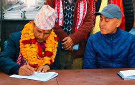 सुर्खेत-२ मा कांग्रेसका नारायण कोइरालाले गराए मनोनयन दर्ता