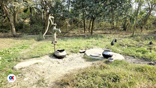 सिरहा ४ : उम्मेदवार मत माग्छन्, मतदाता पानी