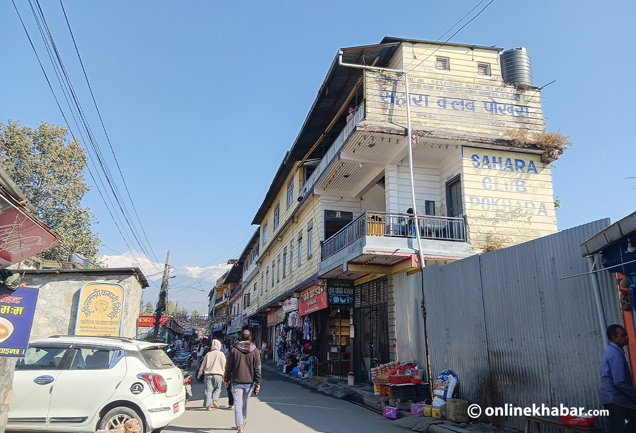 पोखरा उपत्यकाको जग्गामा तीन दलको कब्जा, भाडासमेत आफैं असुल्छन्
