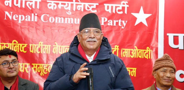 विप्लवलाई प्रचण्डको आग्रह : भड्किन जरुरी छैन, नेकपामा आउनुस्