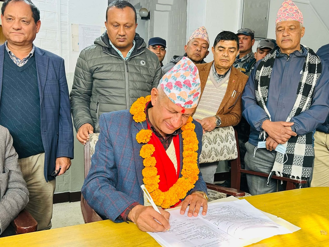 गुल्मी- १ मा एमाले नेता प्रदीप ज्ञवालीले  दर्ता गरे उम्मेदवारी