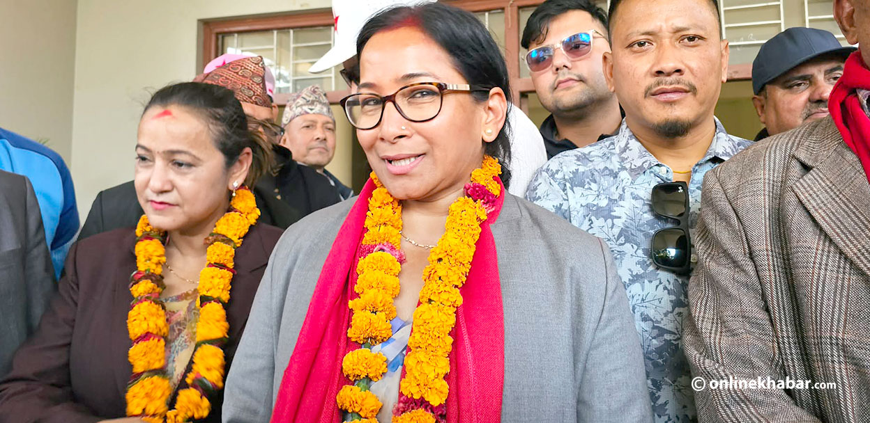 चितवन– ३ बाट रेणु दाहालको उम्मेदवारी मनोनयन दर्ता