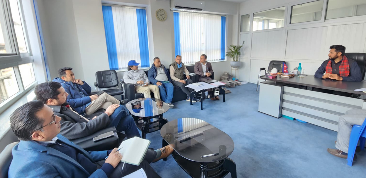 जेलबाट फर्किएपछि पहिलोपटक सचिवालय बैठकमा रवि लामिछाने