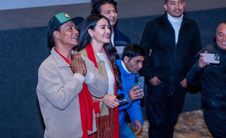 ‘भाइरल गोर्खे’ प्रवर्द्धन गर्न जिल्ला दौडाहामा निस्किए सौगात-सृष्टि