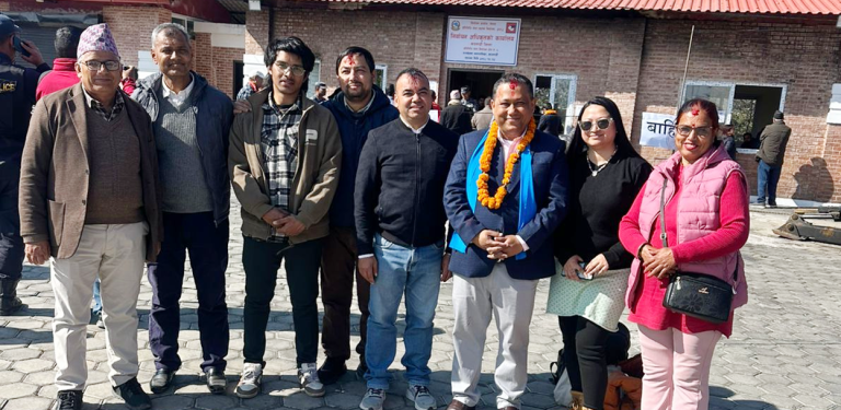 शिशिर खनालले गरे काठमाडौं ६ मा उम्मेदवारी दर्ता