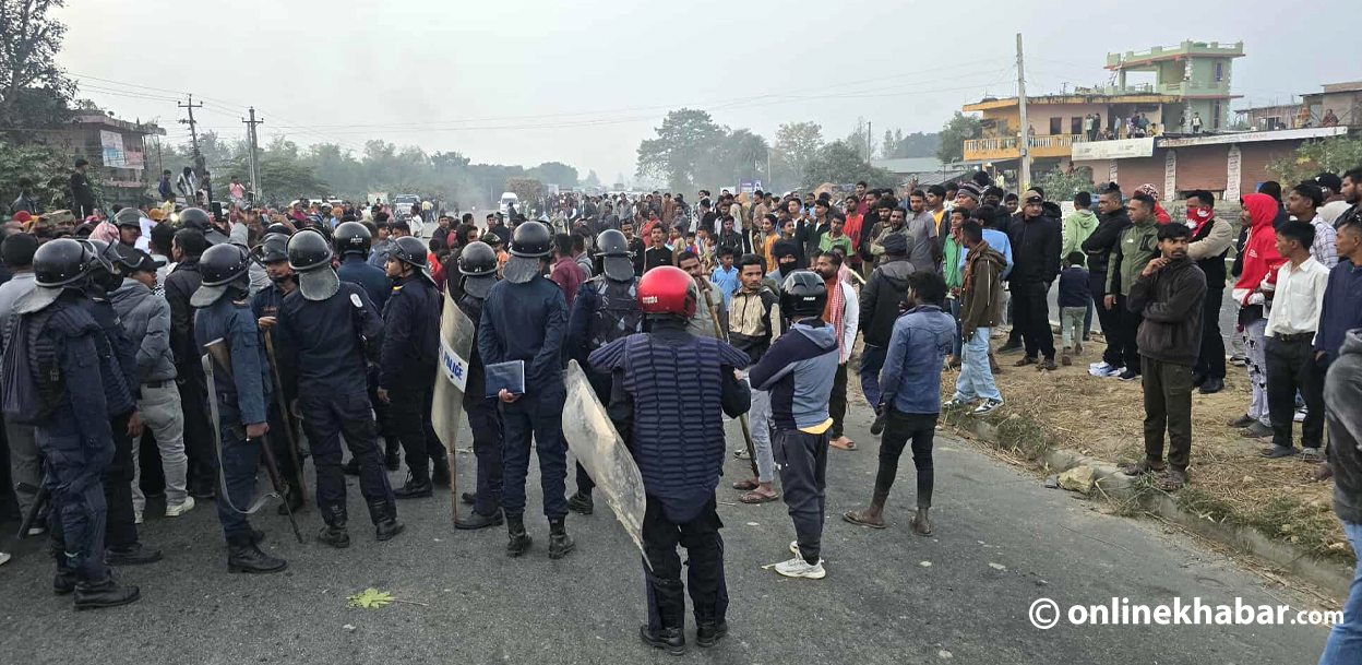 सिरहामा ऐलानी जग्गा खाली गर्न जाँदा एकको मृत्यु, पूर्व-पश्चिम राजमार्ग तनावग्रस्त