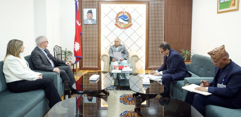 इजरायली राजदूत स्मुलिक एरी बाससँग प्रधानमन्त्री कार्कीको भेटवार्ता