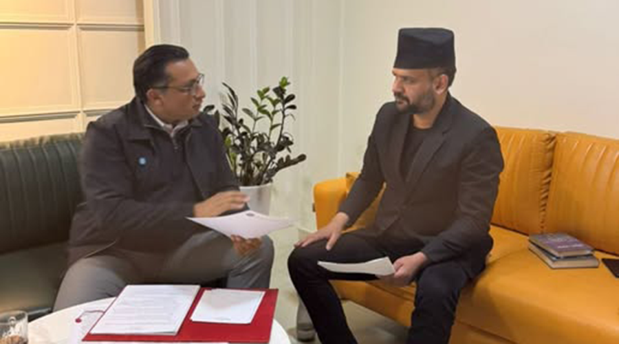 बालेनसँगको फोटो पोस्ट गर्दै स्वर्णिमले भने- देश जोड्ने र बनाउने महाअभियानको सुरुवात मधेशबाट