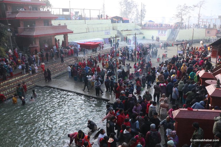 शालिनदीमा स्नान गर्नेको घुइँचो (तस्वीरहरू)