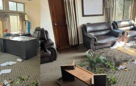 विद्यार्थीले तोडफोड गरे डिन कार्यालय