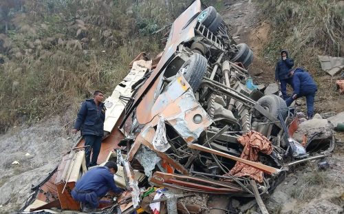 सार्वजनिक यातायात प्रणालीसँग यात्रु मार्ने लाइसेन्स छ ?