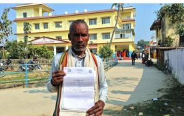 घरबाटो सिफारिसका लागि २ महिनादेखि सरकारी कार्यालय धाइरहेका विनोद