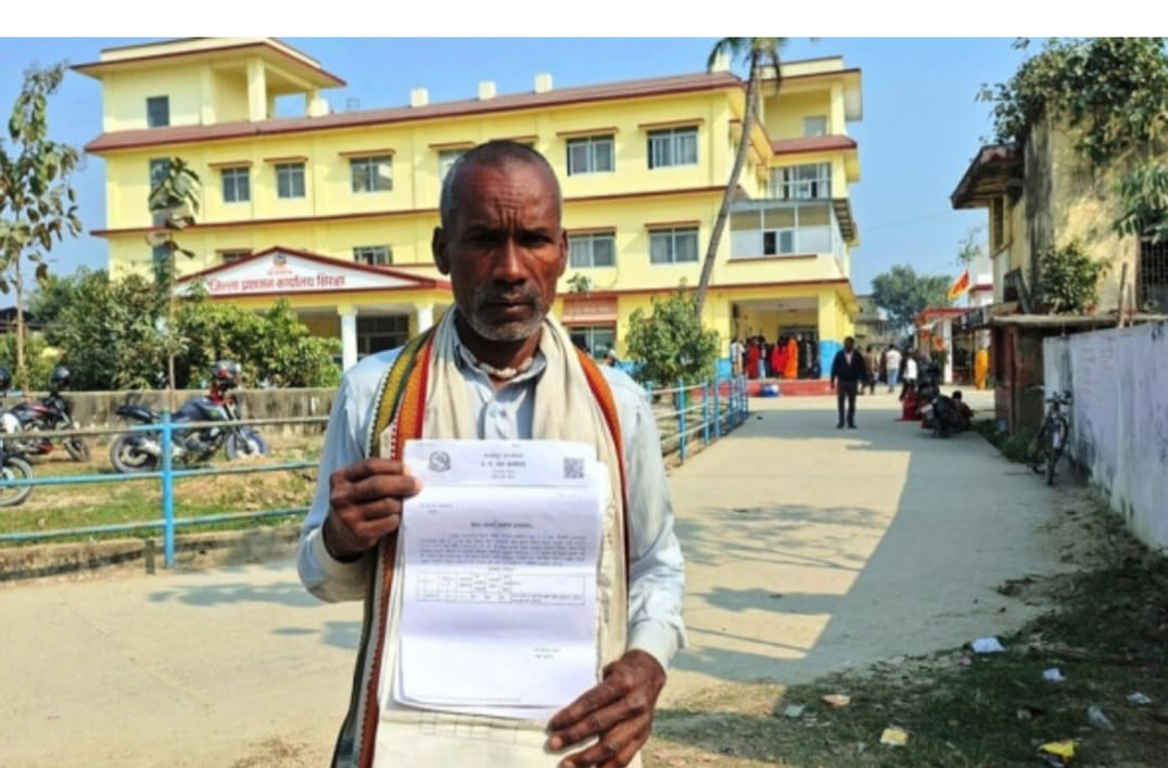 घरबाटो सिफारिसका लागि २ महिनादेखि सरकारी कार्यालय धाइरहेका विनोद