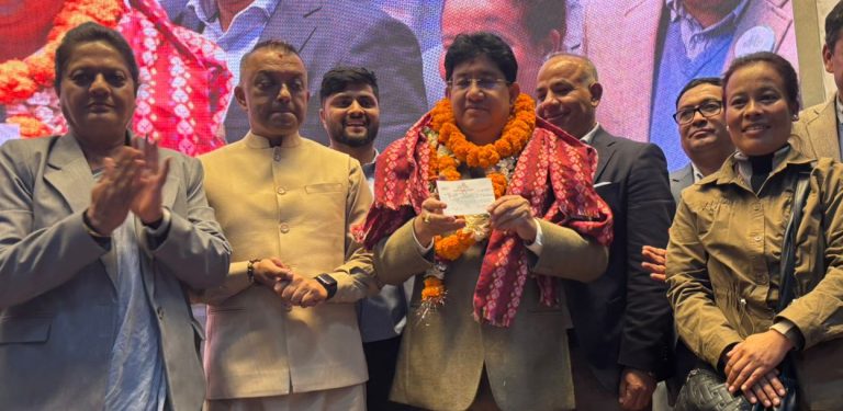 रसुवा एमालेका पूर्व जिल्ला अध्यक्ष ढकाल कांग्रेस प्रवेश