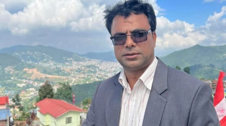 रास्वपा बागमतीका उपसभापति हुमागाईंले गरे पार्टी परित्याग