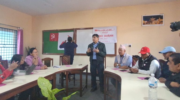 ओली र प्रचण्डले नेतृत्व छाडे एक हप्तामा एकता हुन्छ : घनश्याम भूसाल