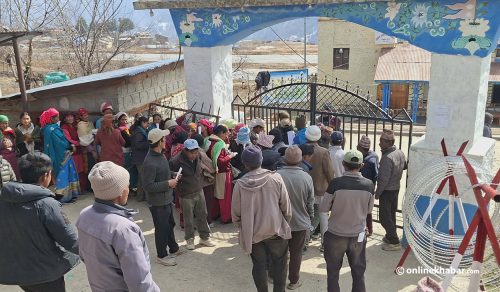 हुम्लावासीलाई नुनको सास्ती (तस्वीरहरू)