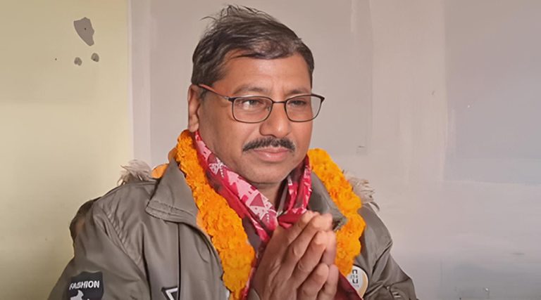 कैलालीमा नाउपा नेपालका उम्मेदवार जगन्नाथ चौधरी रास्वपा प्रवेश
