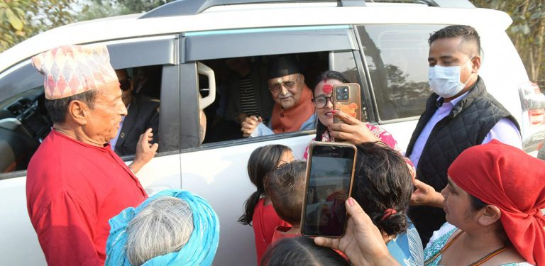 बालेनको आगमनले झापा-५ मै बाँधिए ओली