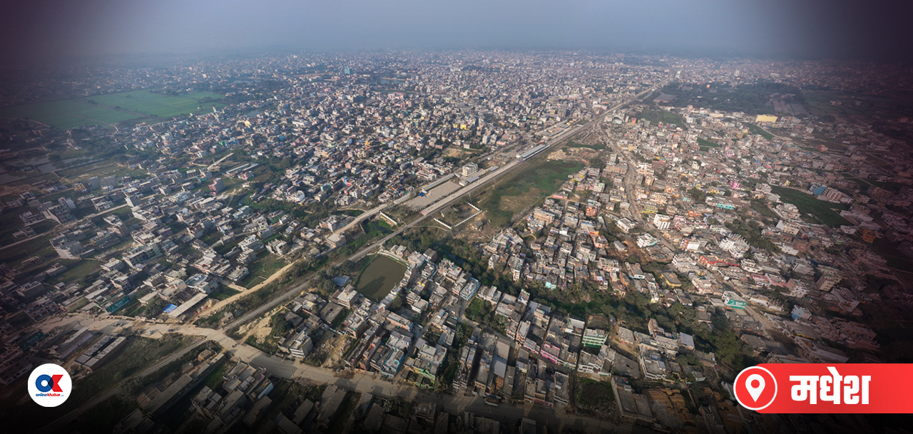 अबकी बार, अलमल सरकार !