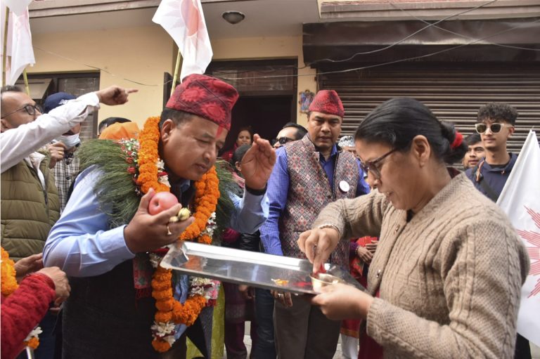 पहिले जित्दा विकासको आँधी ल्याएँ, फेरि जिताउनुस् : महेश बस्नेत