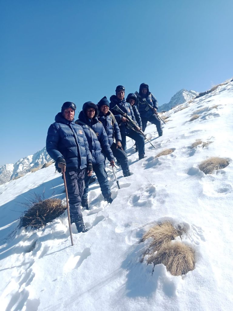 चीनको सीमा क्षेत्रमा प्रहरीको गस्ती