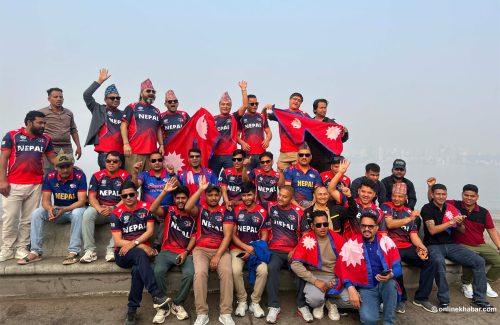 वेस्ट इन्डिजसँगको खेलका लागि नेपाली समर्थक विहानैदेखि वानखेडेमा (तस्वीरहरू)