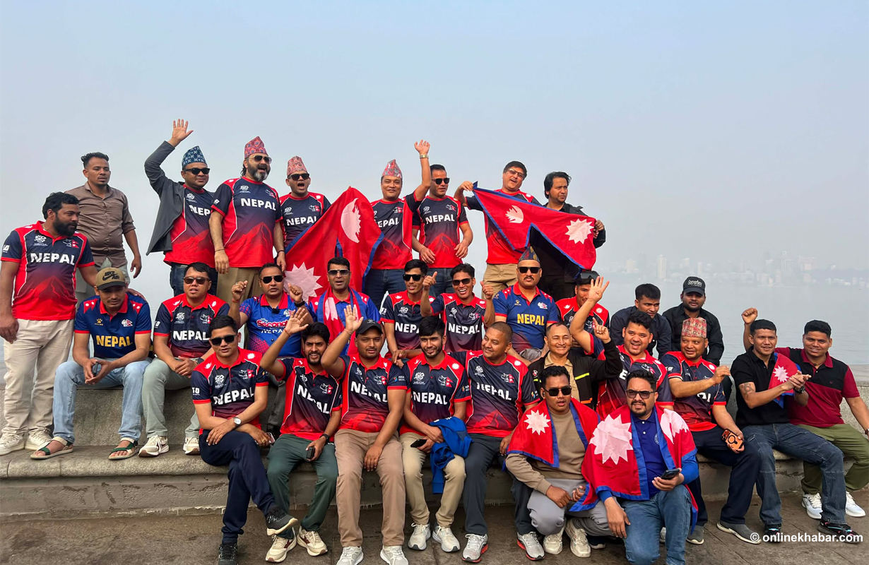 वेस्ट इन्डिजसँगको खेलका लागि नेपाली समर्थक विहानैदेखि वानखेडेमा (तस्वीरहरू)