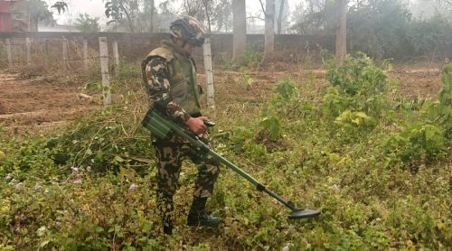 बर्दियाको सिंचाइ कार्यालय अगाडिको शंकास्पद वस्तु सेनाले गर्‍यो डिस्पोज