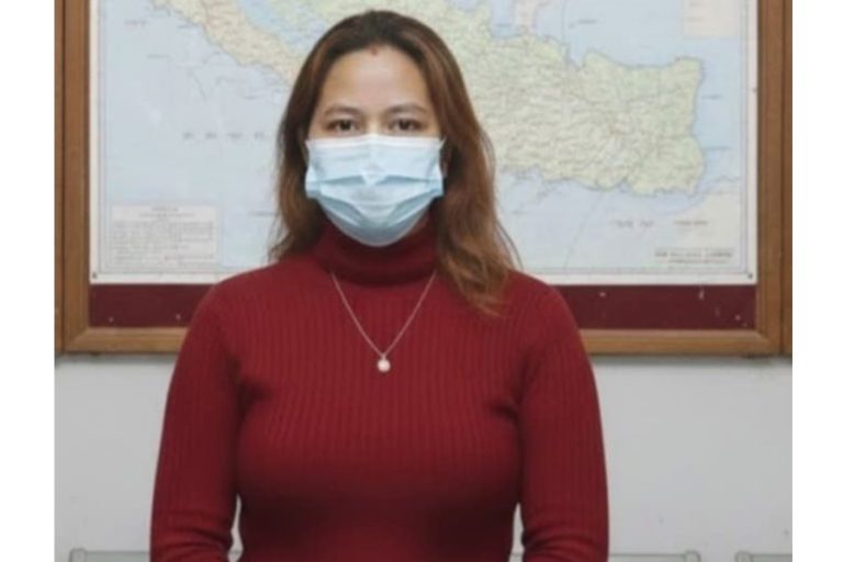 बेलायत पठाउने भन्दै ५० लाख ठगी, एक युवती पक्राउ