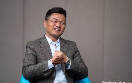 निश्कलले तोडे कम्युनिस्ट किल्ला