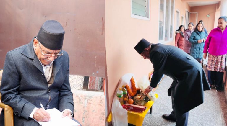 बाबुरामका बुवाप्रति प्रचण्डको श्रद्धाञ्जली