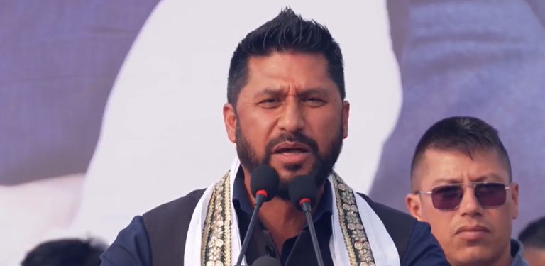 गगनलाई रविको व्यंग्य- २० वर्ष सांसद भएपछि बल्ल बाटो बनाउन कानुन फेर्ने ज्ञान आयो