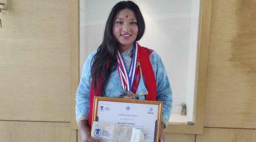 विश्वविद्यालय उत्कृष्ट रजना त्वानाबासु सम्मानित